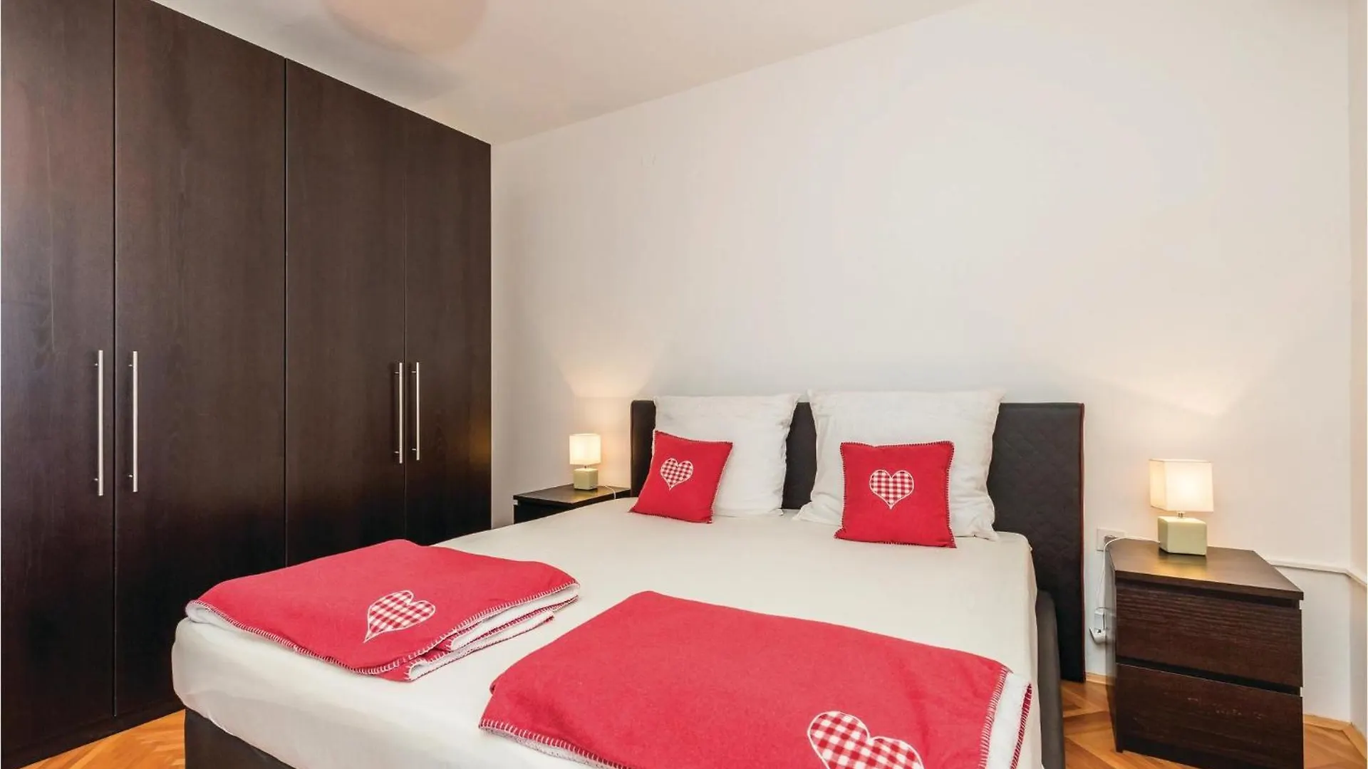 1 Bedroom Amazing Apartment In Banjol
